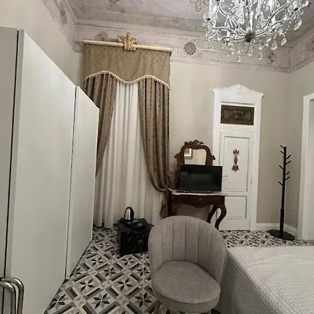 Residenza D'epoca Palazzo Raffaele Maggiore Affittacamere